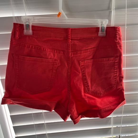 Shorts - Picture 2 of 6